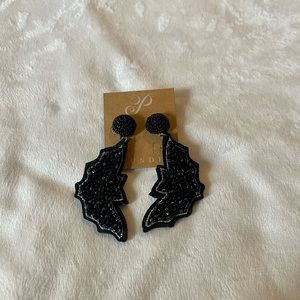 Black bat beaded plunder earrings